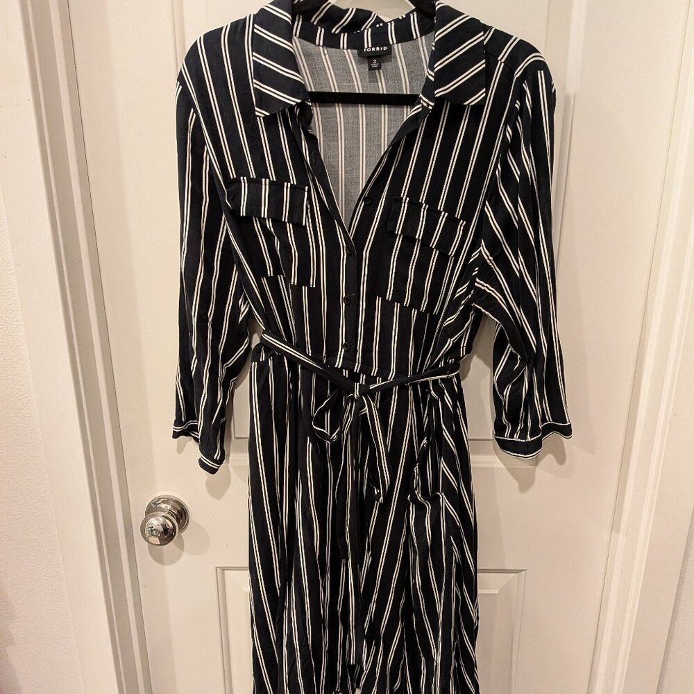 Torrid Black & White Striped Shirt Dress with Tie Belt – Size 2